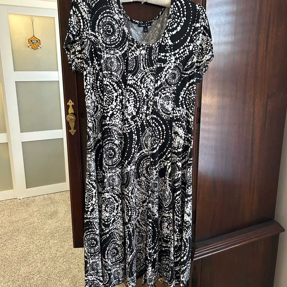 Black and White Patterned Women's Dress